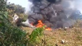 Foto que representa a Un Hércules C-130 de la Fuerza Aérea de Colombia se estrella; transporta militares