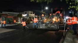 Foto que representa a 'Toño' Astiazarán beneficia a familias de Las Praderas en Hermosillo con Programa de Recarpeteo 2026