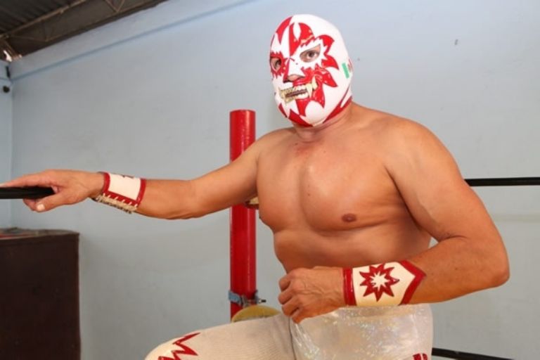 El Solar y Blue Panther, dos de las leyendas más importantes de la lucha libre se presentarán en Sonora