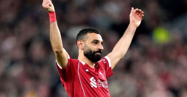 Salah acordó salir del club, a pesar de tener contrato