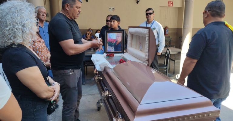 Entre música y recuerdos, despiden a Lupita Rosales en la pista del Club Obregón de Hermosillo