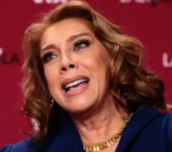 "Me siento viol...": Actriz de Televisa estalla contra clínica que le realizó el papanicolaou por esto