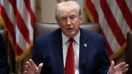 Foto que representa a Trump pausa ataque a infraestructura energética de Irán tras diálogo con Teherán