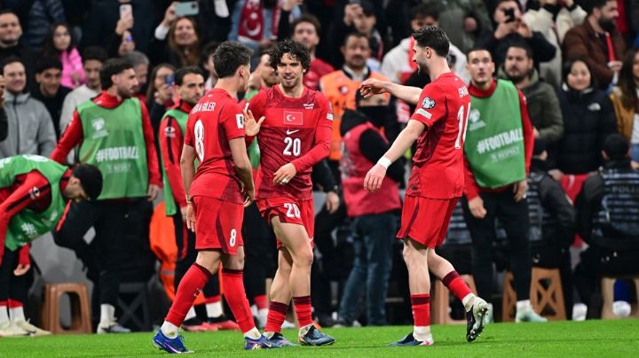 Turquía a un juego del Mundial 2026; derrota a Rumania y avanza a la final del repechaje europeo