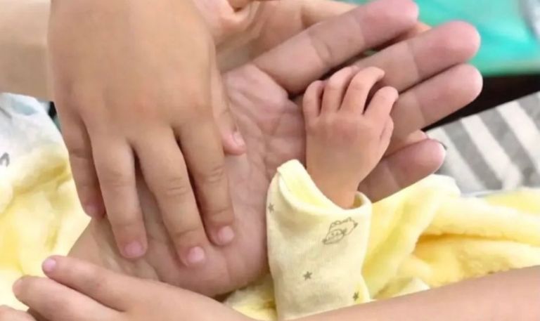 VIDEO: Julión Álvarez anuncia el nacimiento de su hijo a quien llama 'Charrito'