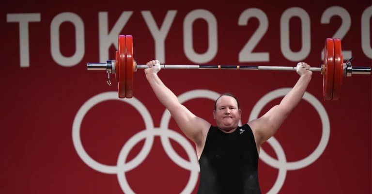 Hubbard compitió con mujeres en Tokio 2021