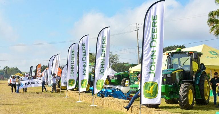 Agroequipos del Valle lleva maquinaria John Deere y agricultura de precisión al Día del Agricultor