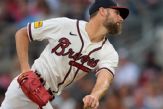 Sale tiene sólida salida y los Braves explotan a la ofensiva para imponerse a los Royals