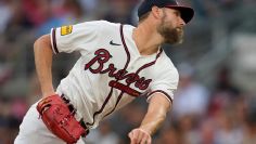 Sale tiene sólida salida y los Braves explotan a la ofensiva para imponerse a los Royals
