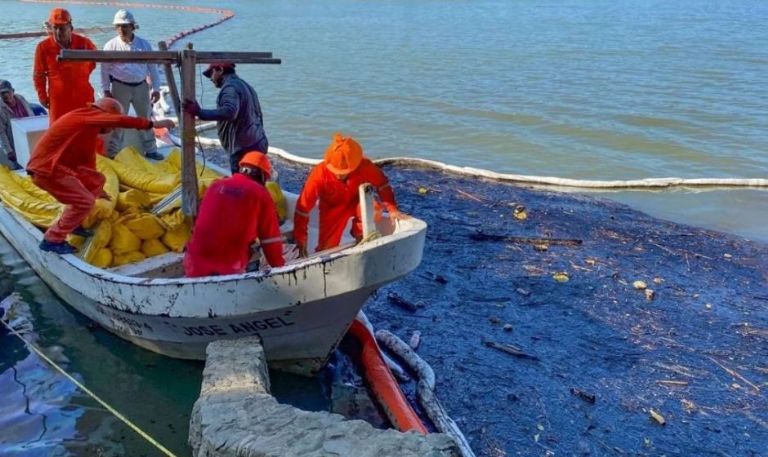 Grupo interdisciplinario investiga derrame petrolero en el Golfo de México: Claudia Sheinbaum