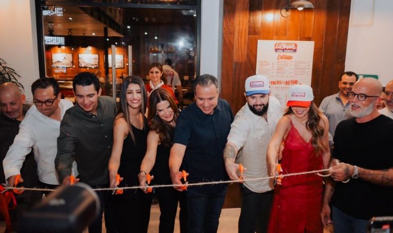 Échate un taquito; estos son los precios del menú en la taquería en Hermosillo de Carín León