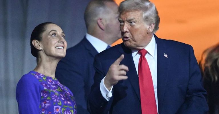 Trump bromeó con renombrar el estrecho