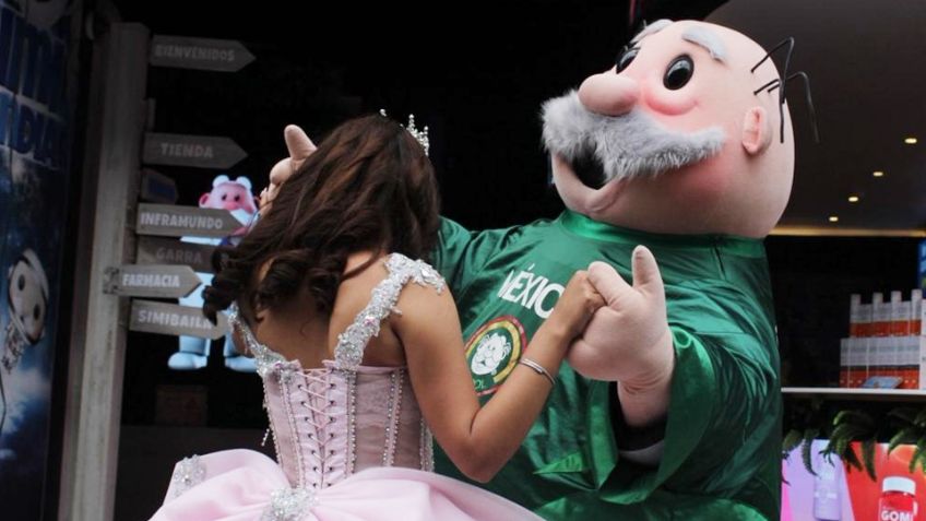 VIDEO: Quinceañera baila vals con el Dr. Simi y el momento conquista las redes sociales