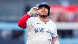 Foto que representa a Se encendió el 'Capitán'; Alejandro Kirk conecta su primer cuadrangular de la temporada