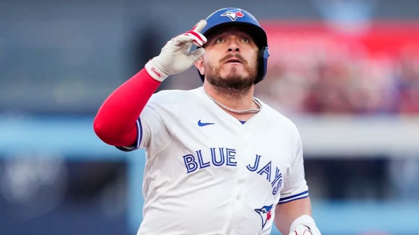 Se encendió el 'Capitán'; Alejandro Kirk conecta su primer cuadrangular de la temporada