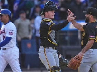 Mexicano José Urquidy debuta en la temporada de MLB con salvamento para los Pirates