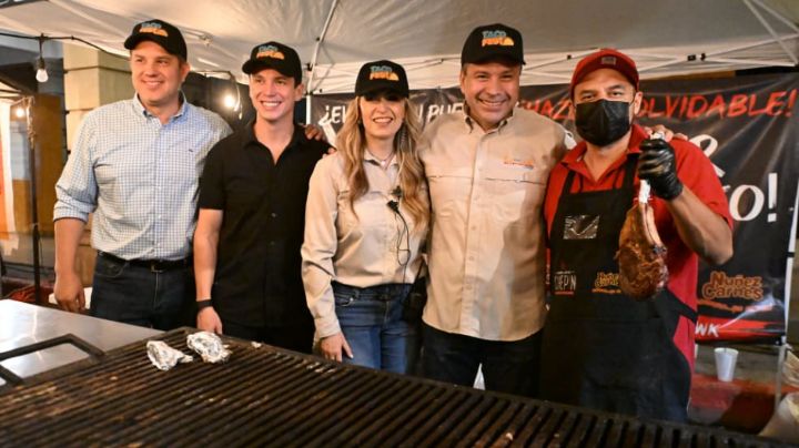 Celebra 'Toño' Astiazarán junto a familias hermosillenses el éxito del Taco Fest 2026