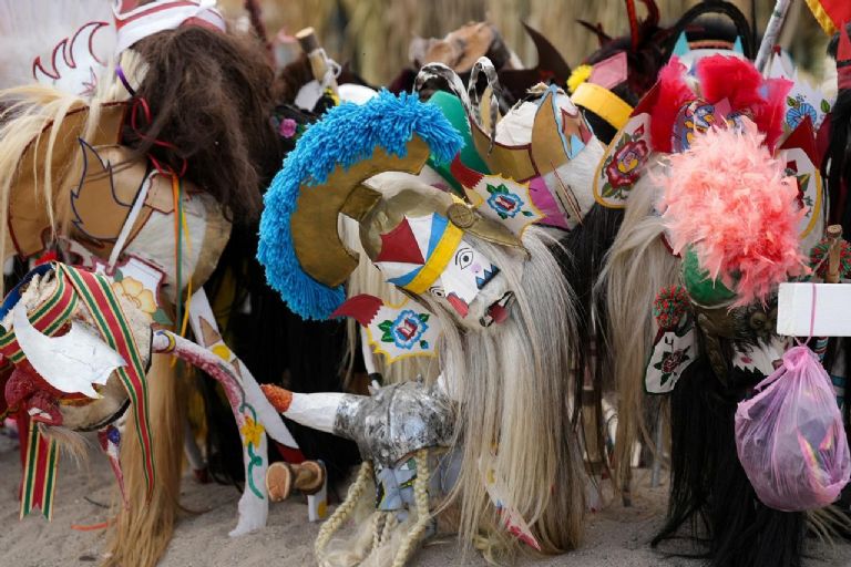 Entre máscaras y fe: Así se vive el Domingo de Ramos en el Coloso Alto de Hermosillo