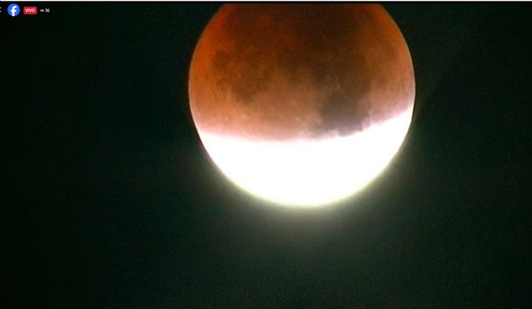 La luna se pinta de rojo