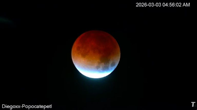 La luna casi se cubre en su totalidad