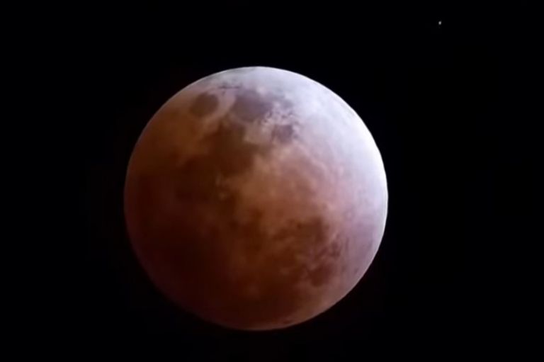 La luna alcanza su máximo