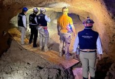 Foto ilustrativa de nota Rescatan con vida a minero tras derrumbe en El Rosario, Sinaloa; 3 trabajadores siguen atrapados