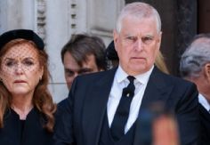 Foto ilustrativa de nota Drama en la Corona: Por nexos con Jeffrey Epstein le quitan honorable título a ex del expríncipe Andrés