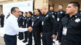 Foto que representa a 'Toño' Astiazarán fortalece seguridad y vigilancia en Hermosillo con nuevos policías municipales