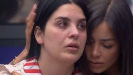 Foto que representa a ¿Abandona el reality? Informan a Curvy Zelma muerte de su padre en vivo de 'La Casa de los Famosos'