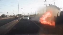 Foto que representa a VIDEO: Captan explosión de auto en autopista México - Pachuca; muere supuesto líder criminal