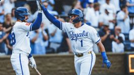 Foto que representa a MLB: Fiesta completa; los Royals debutan en casa con una victoria en contra de los Twins
