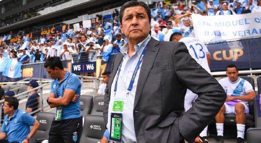 ¿Luis Fernando Tena deja a la Selección de Guatemala? El entrenador tuvo que ser operado de emergencia