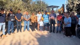 Foto que representa a Elías Retes entrega retroexcavadoras para el arreglo del drenaje en Navojoa