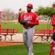 Pitcher estelar de Cincinnati deja el campamento y se someterá a una resonancia magnética