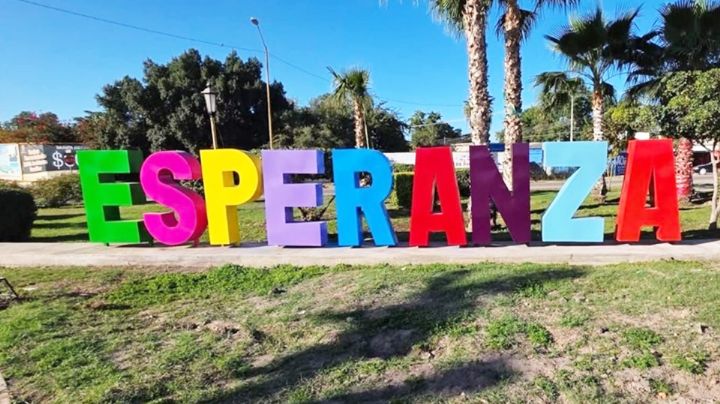Continúan trabajos del letrero emblemático de Esperanza en Cajeme; pintura y adoquinado avanzan rápidamente