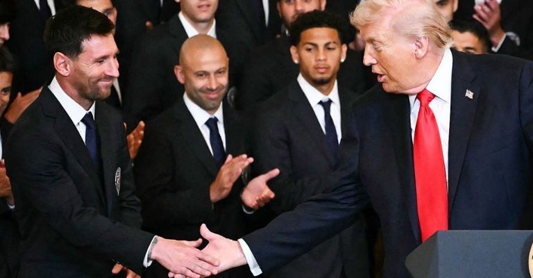 Messi es felicitado por el presidente Trump
