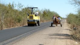 Foto que representa a Carretera rumbo a Huatabampito recibe una 'manita de gato' previo a la Semana Santa