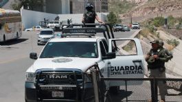 Foto que representa a Detienen a tres policías por asesinato de pareja en San Luis Potosí; los habrían confundido