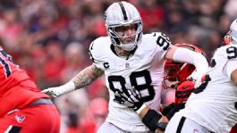 Foto que representa a ¡Bombazo! Los Ravens adquieren a Maxx Crosby de los Raiders a cambio de selecciones de draft