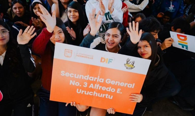 Antonio Astiazarán y Patty Ruibal entregan más de 600 reconocimientos al concluir el programa 'Advertencia' en Hermosillo