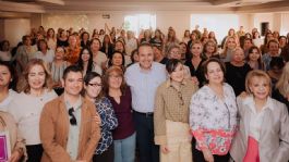 Foto que representa a 'Toño' Astiazarán se reúne con mujeres en Ciudad Obregón para reconocer su labor social