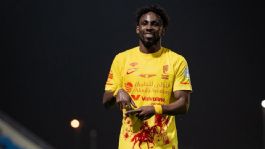 Foto que representa a Julián Quiñones marca un doblete con el Al-Qadisiya y es líder goleador en la Saudi Pro League