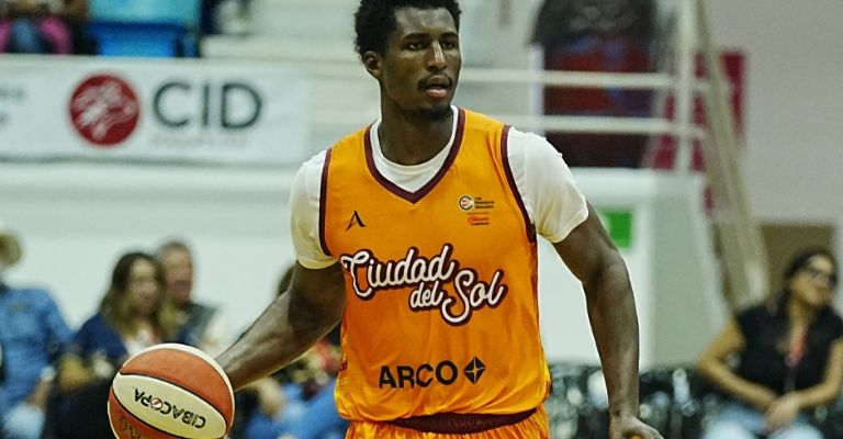 Ferguson se mantiene como el pilar ofensivo de Rayos