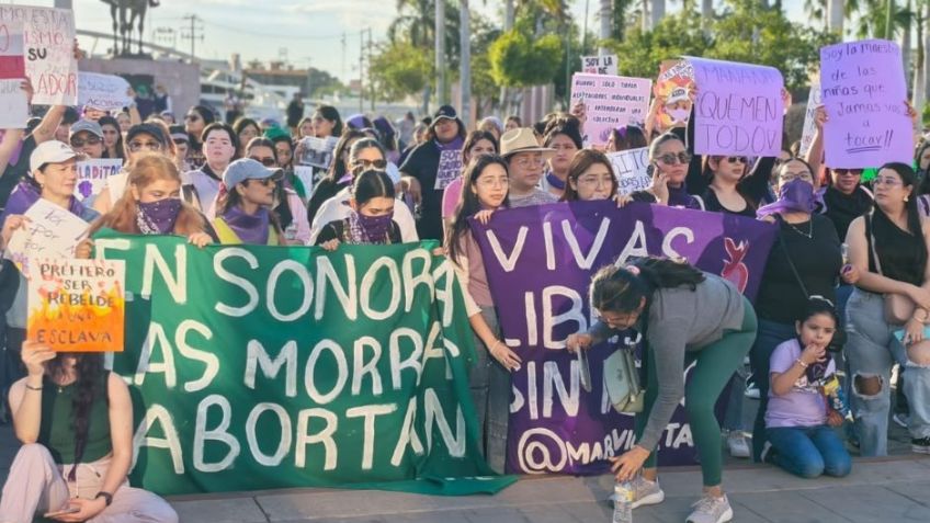 Mujeres cajemenses marchan por el Día Internacional de las Mujeres en Ciudad Obregón