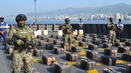 Foto que representa a Marina asegura cerca de dos toneladas de presunta cocaína en operación en altamar frente a Acapulco
