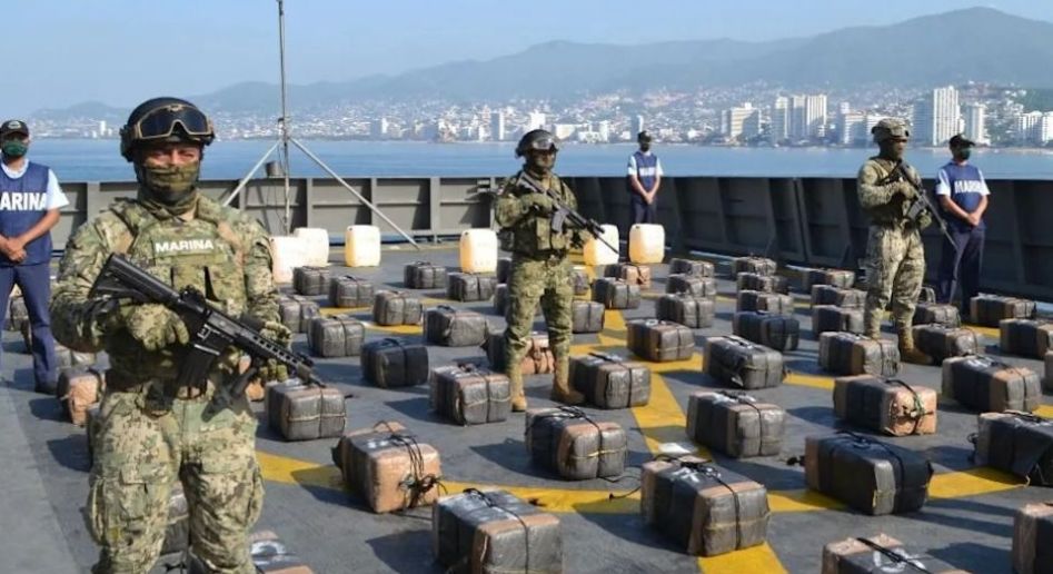 Marina asegura cerca de dos toneladas de presunta cocaína en operación en altamar frente a Acapulco
